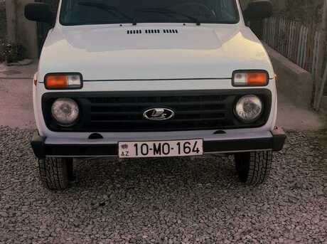 LADA (VAZ) Niva 2004