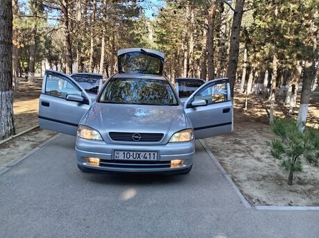 Opel Astra 2000