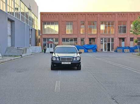 Mercedes E 240 1999