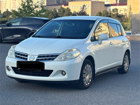 Nissan Tiida 2011