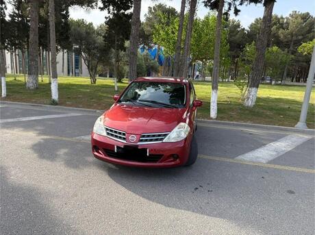 Nissan Tiida 2011