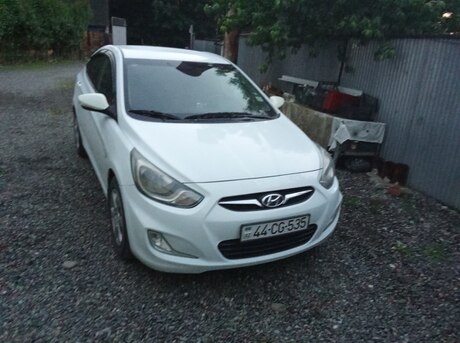 Hyundai Accent 2012