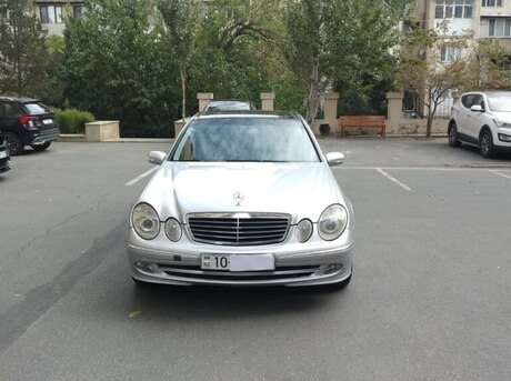 Mercedes E 240 2003