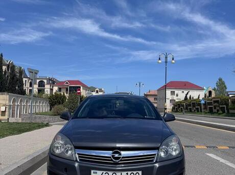 Opel Astra 2010