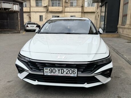 Hyundai Elantra 2024