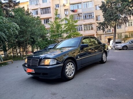 Mercedes C 180