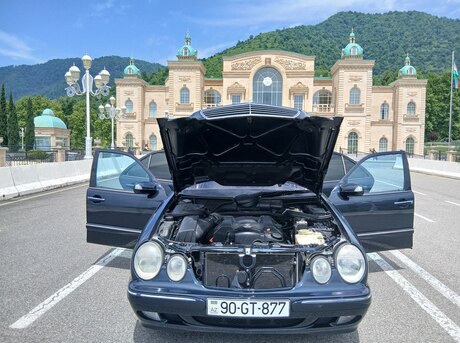 Mercedes E 240 2001