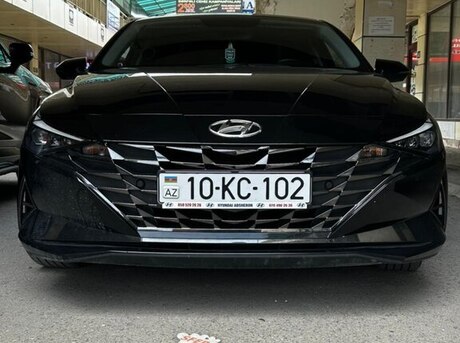 Hyundai Elantra 2022