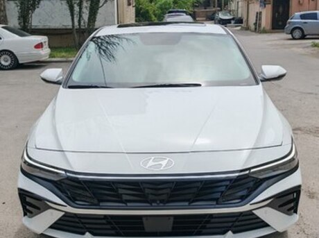 Hyundai Elantra 2024
