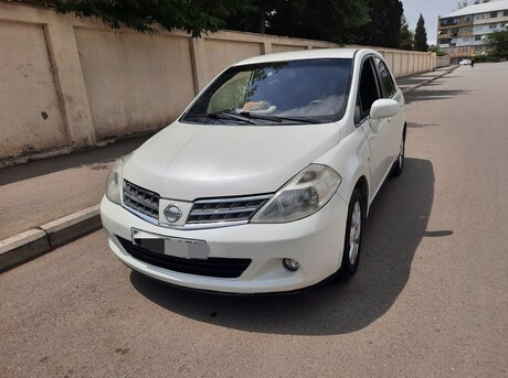 Nissan Tiida 2008