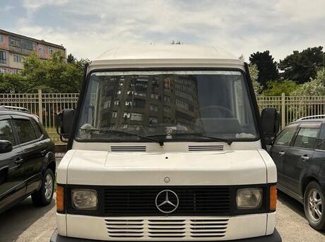 Mercedes 408 D 1995