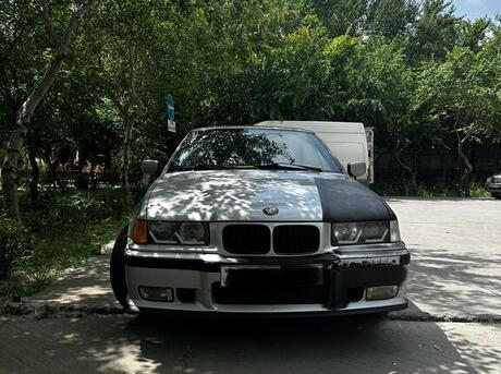 BMW 320 1994