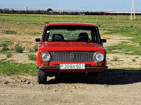 LADA (VAZ) 21011 1985