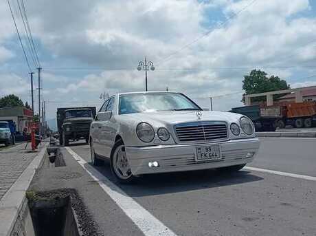 Mercedes E 240 1999