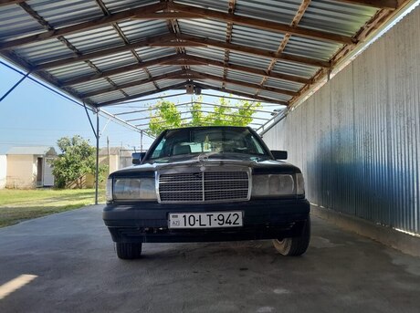 Mercedes 190 1990