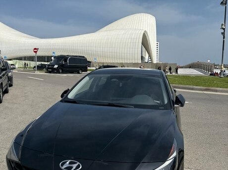 Hyundai Elantra 2022