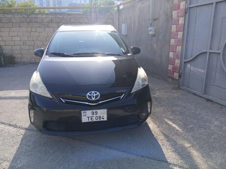 Toyota Prius V 2012