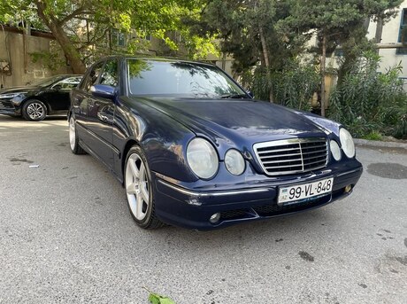 Mercedes E 240