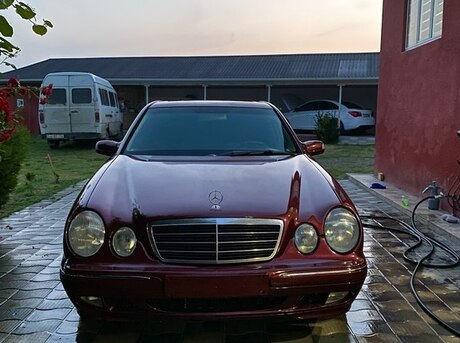 Mercedes E 220 d 2000