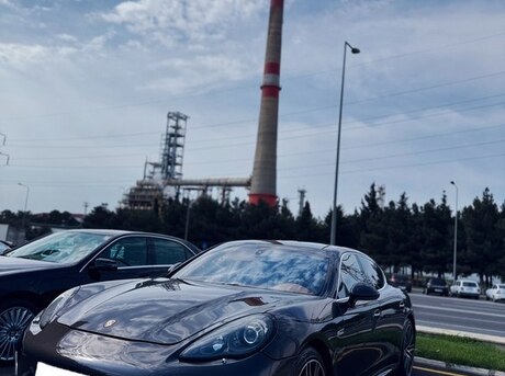 Porsche Panamera Turbo S 2011
