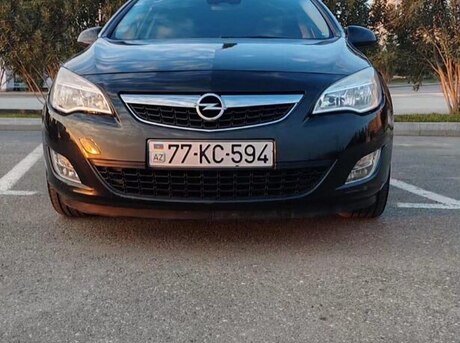 Opel Astra 2011
