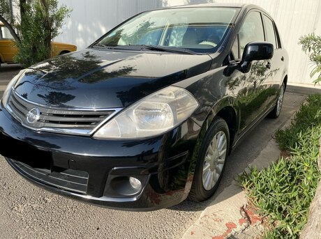 Nissan Tiida 2010