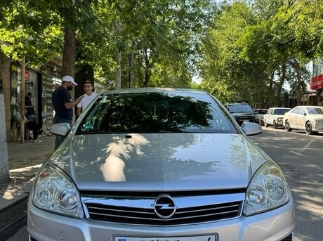 Opel Astra 2008