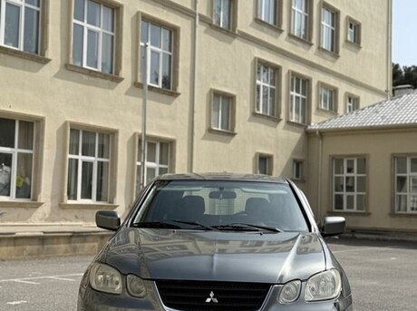 Mitsubishi Airtrek 2001