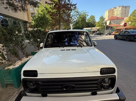 LADA (VAZ) Niva 2015
