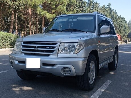 Mitsubishi Pajero io 2002