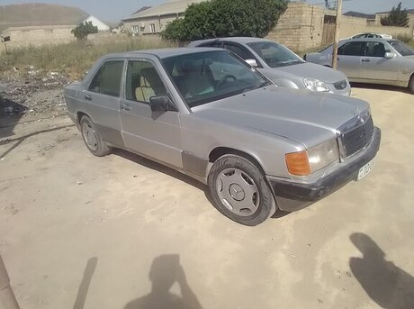 Mercedes 190 1990