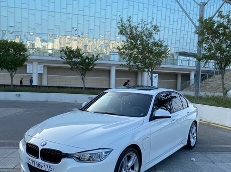 BMW 330e