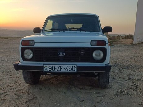 LADA (VAZ) Niva 2015