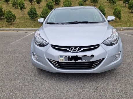 Hyundai Elantra 2012