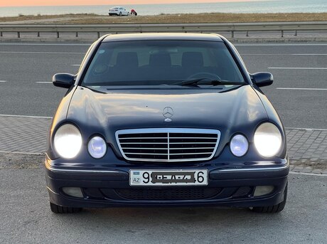 Mercedes E 220 2000