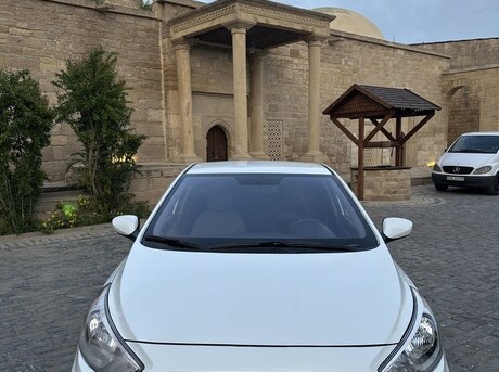 Hyundai Accent 2015
