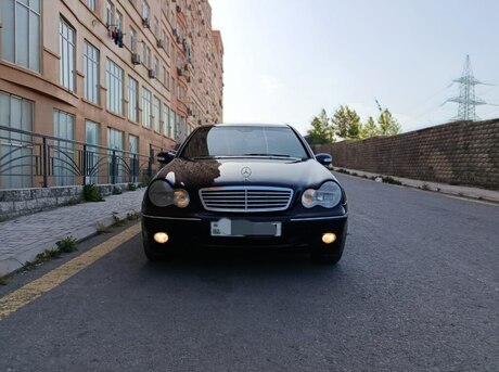 Mercedes C 200
