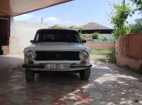 LADA (VAZ) 21011 1981