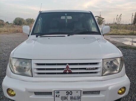 Mitsubishi Pajero io 1999