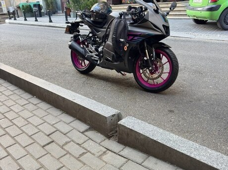 Yamaha R15 V4 2024