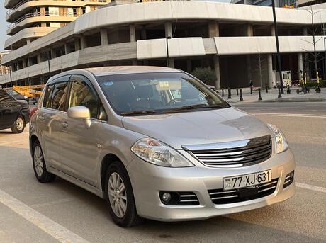 Nissan Tiida 2011