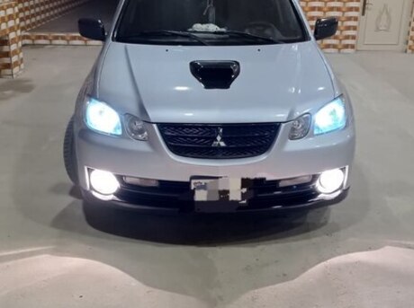 Mitsubishi Airtrek 2004
