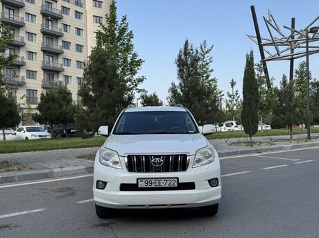 Toyota Land Cruiser Prado 2013