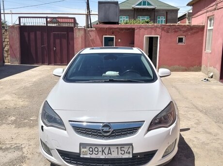 Opel Astra 2011