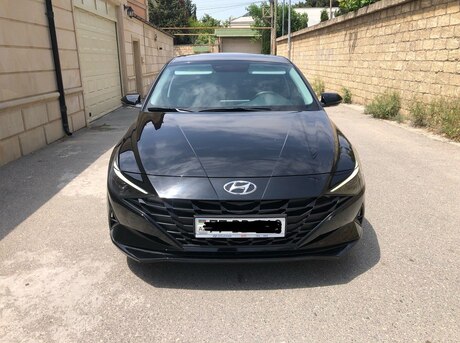 Hyundai Elantra 2022