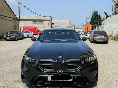 BMW M5 2024