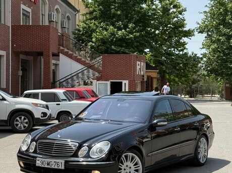 Mercedes E 240 2003