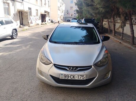 Hyundai Elantra 2011