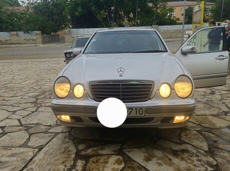 Mercedes E 240 2000