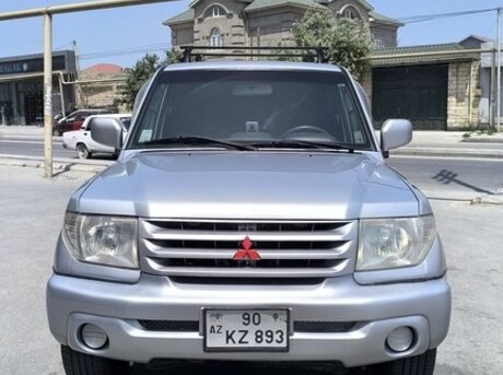 Mitsubishi Pajero io